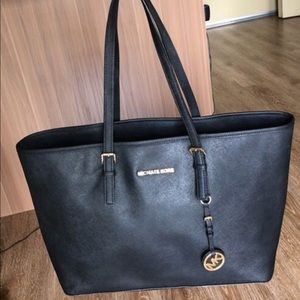 Michael Kors Jet Set Tote